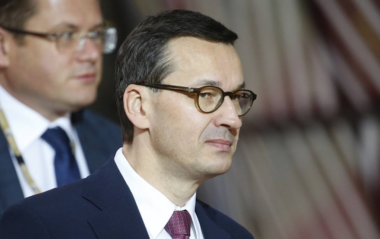 Poljski premijer zabrinut zbog Macrona: Njegovi komentari o NATO-u su opasni